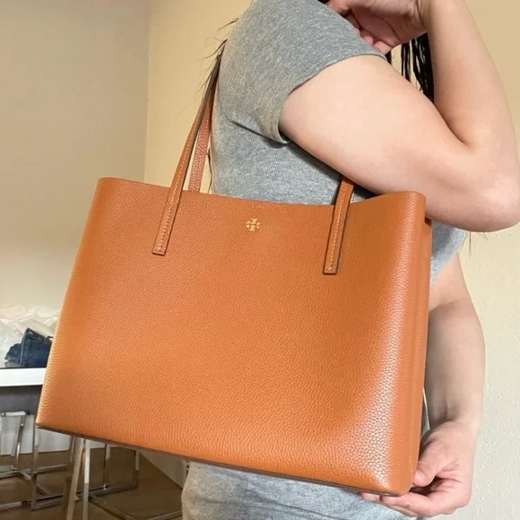 New✨ medium blake center zip tote - Picture 12 of 13